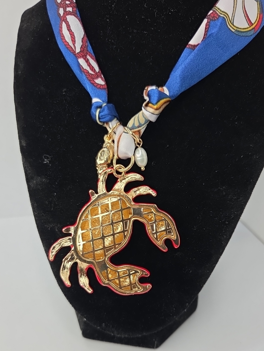 💙▪️🦀Piper K▪️ Nautical Blue Adjustabel Scarf Red Crab Pendant Pearl Necklace - Picture 12 of 12